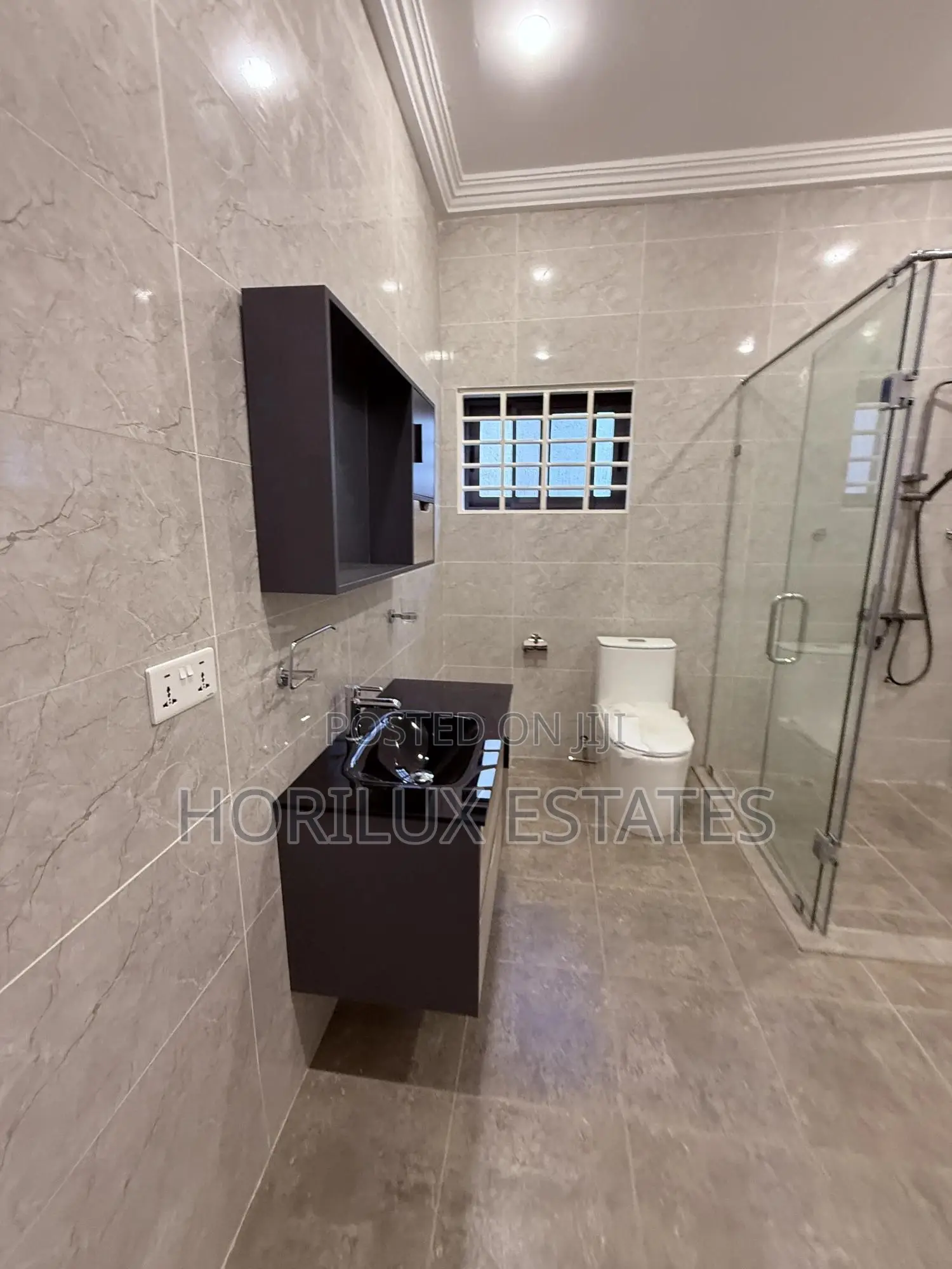 4bdrm Duplex in Kwabenya for sale