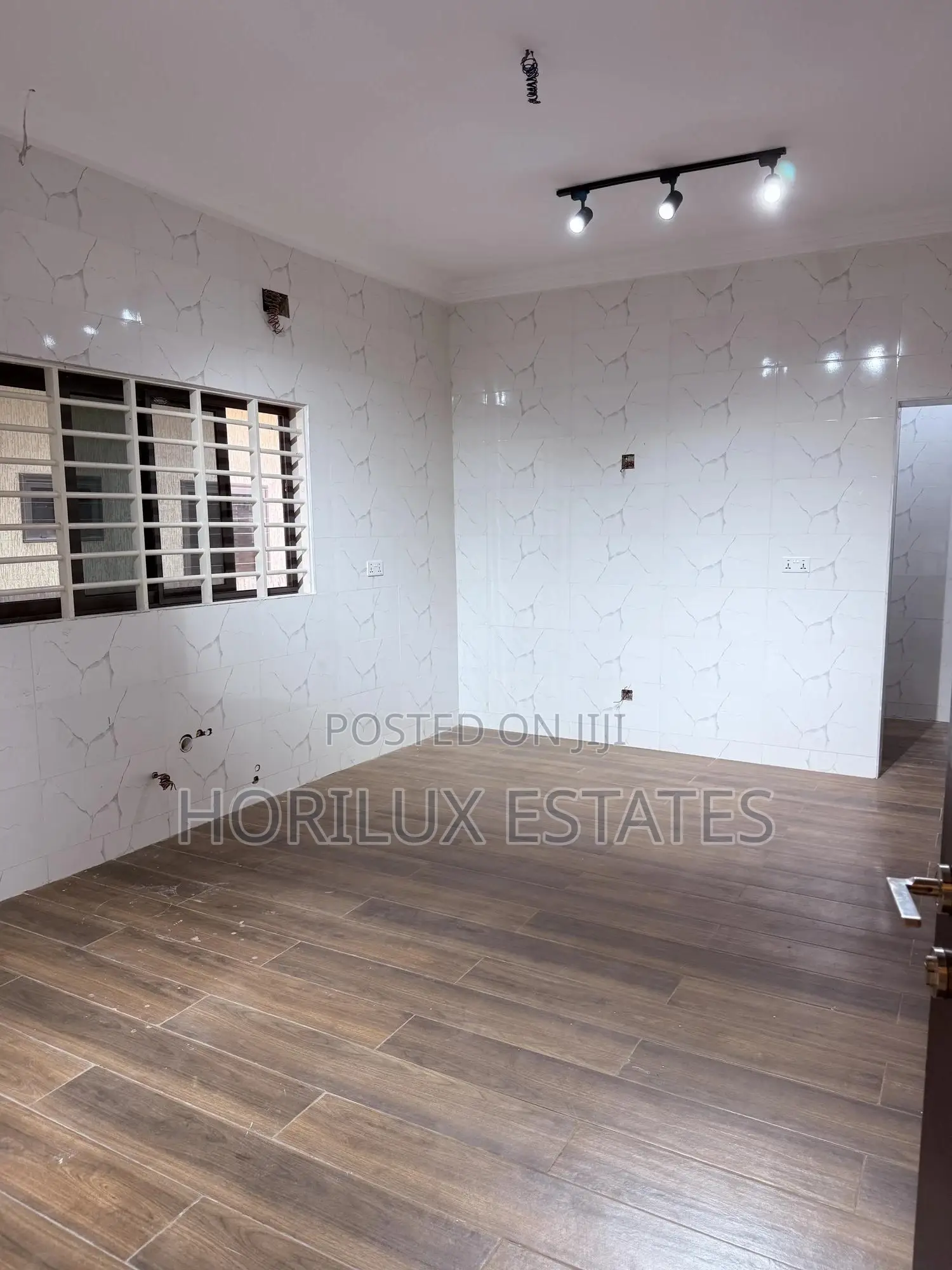 4bdrm Duplex in Kwabenya for sale