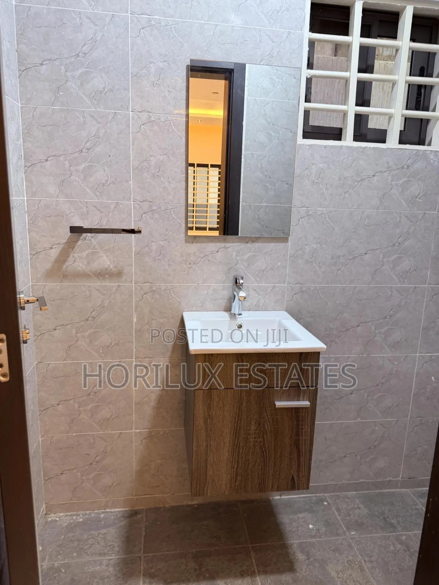 4bdrm Duplex in Kwabenya for sale