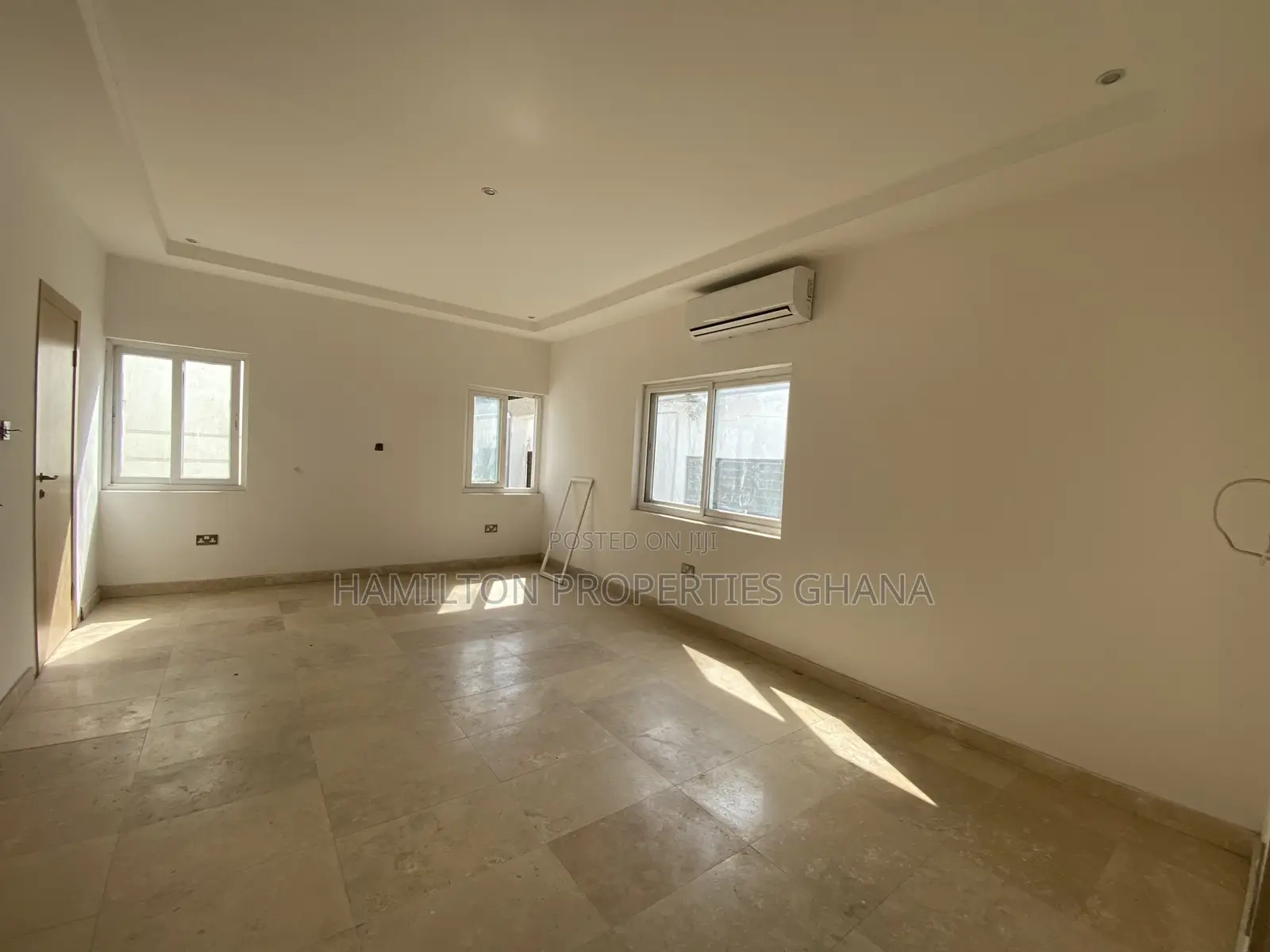 3bdrm Townhouse / Terrace in Cantonments, US Embassy Area for rent