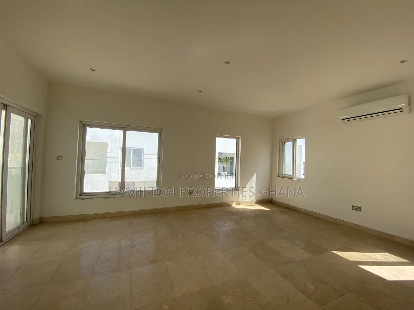 3bdrm Townhouse / Terrace in Cantonments, US Embassy Area for rent