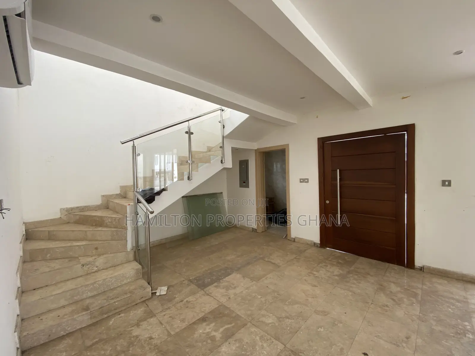 3bdrm Townhouse / Terrace in Cantonments, US Embassy Area for rent