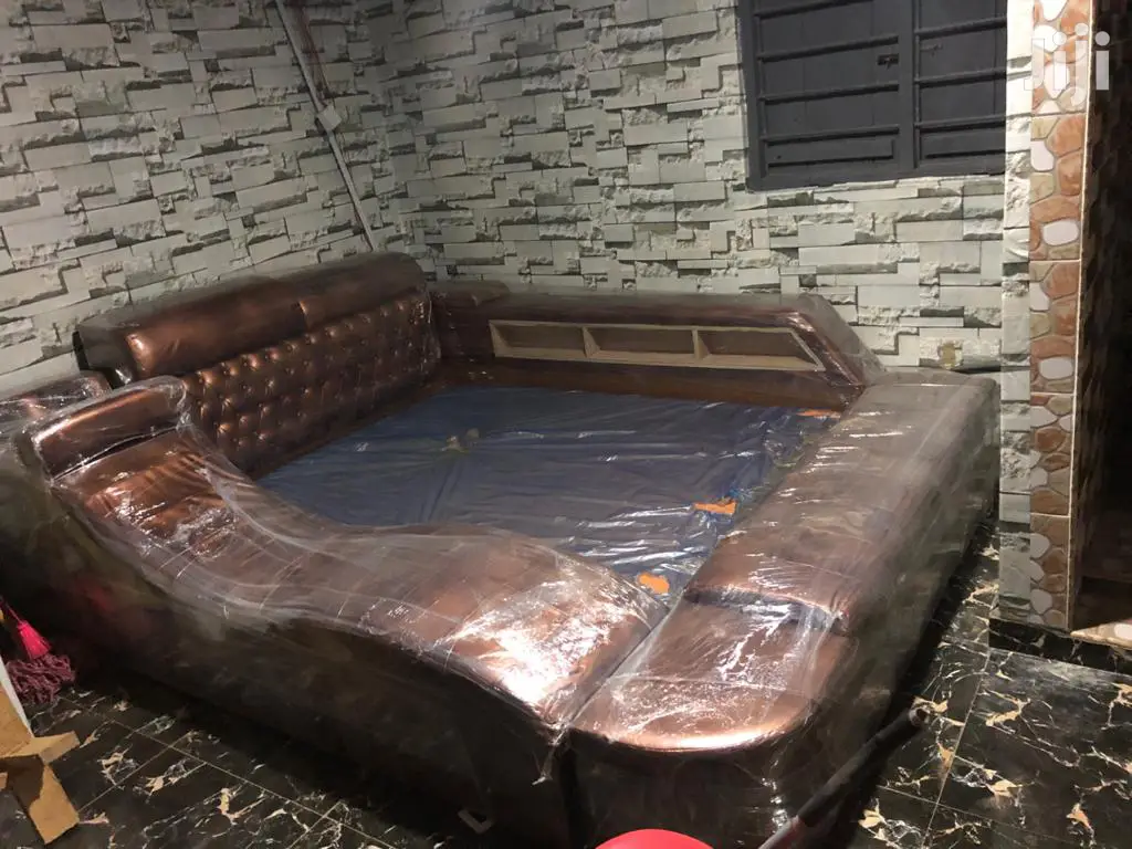 Modern Queen Size Bed With Mattess