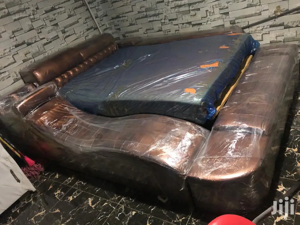Modern Queen Size Bed With Mattess