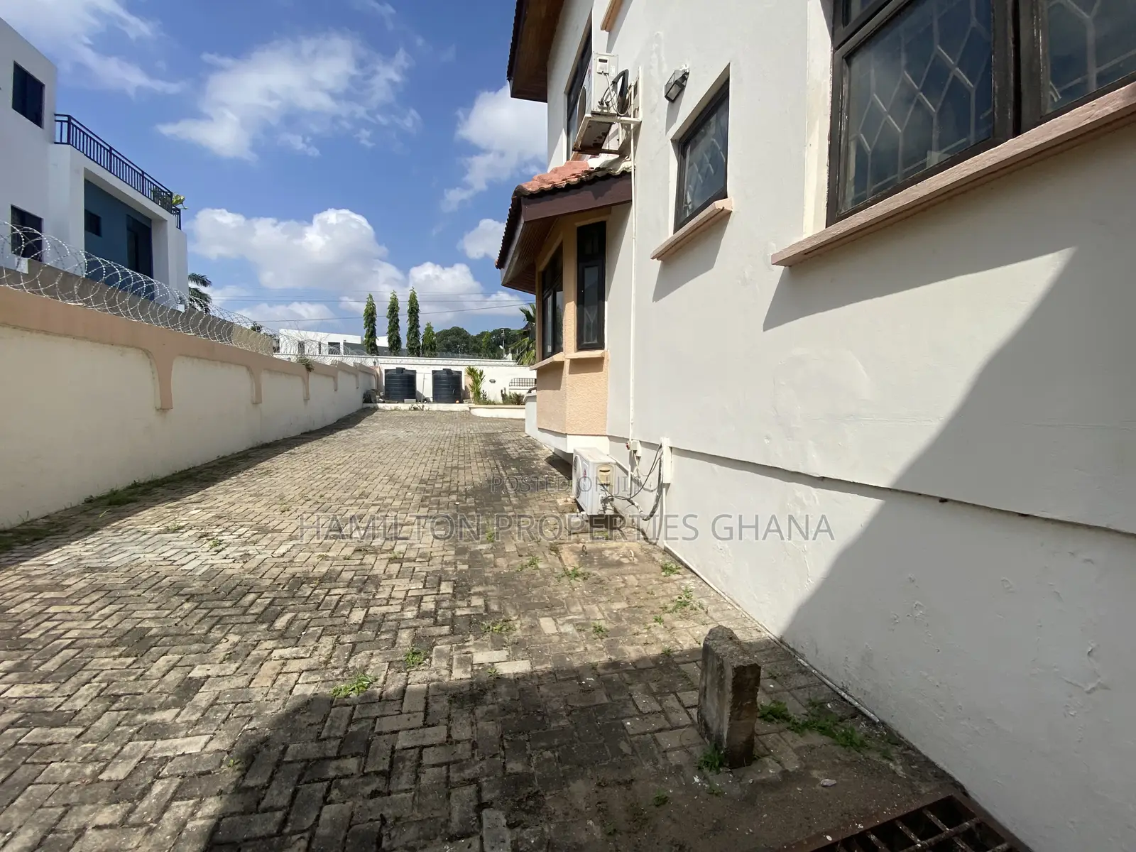 6bdrm House in Cantonments, US Embassy Area for rent