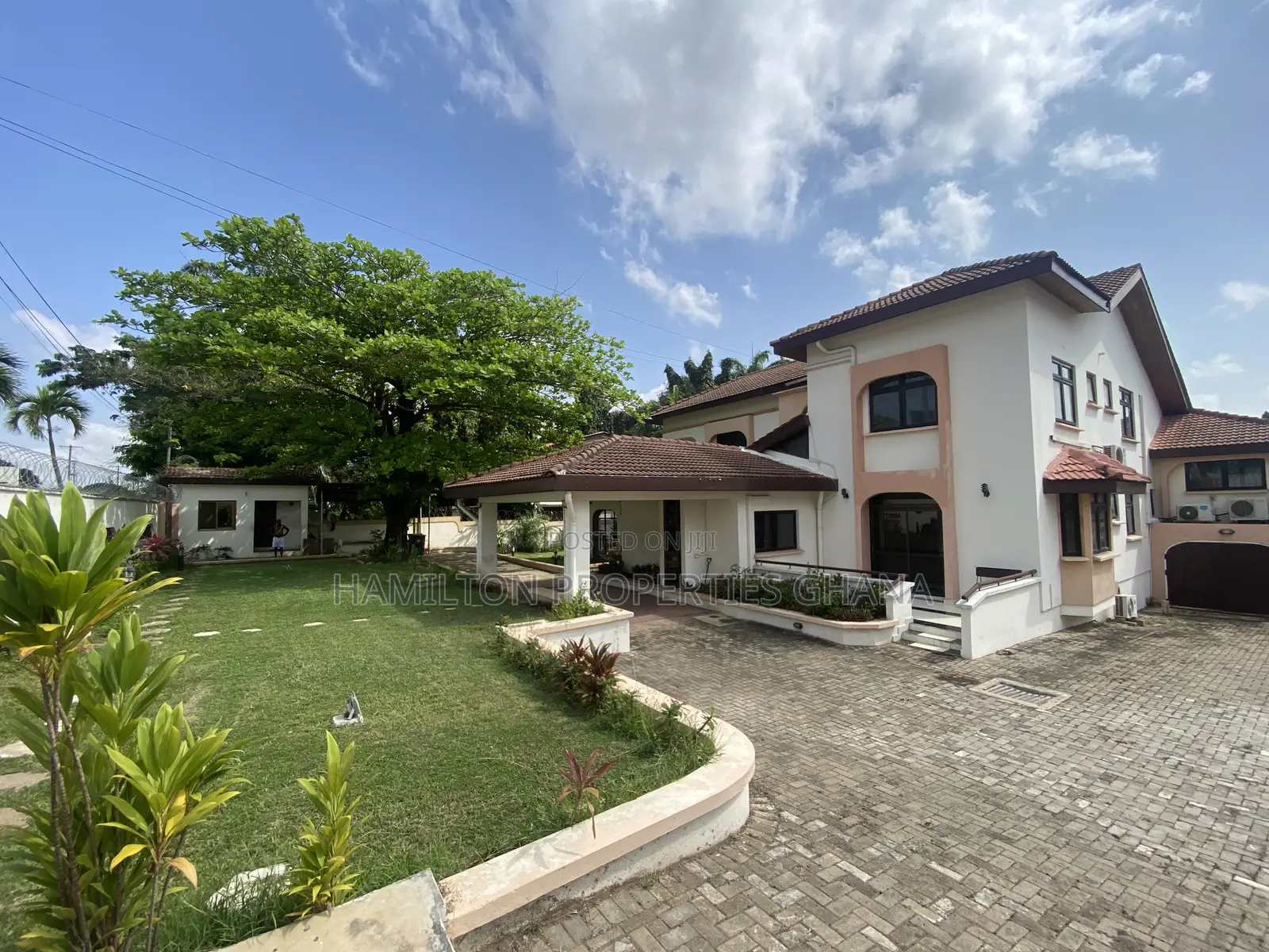 6bdrm House in Cantonments, US Embassy Area for rent