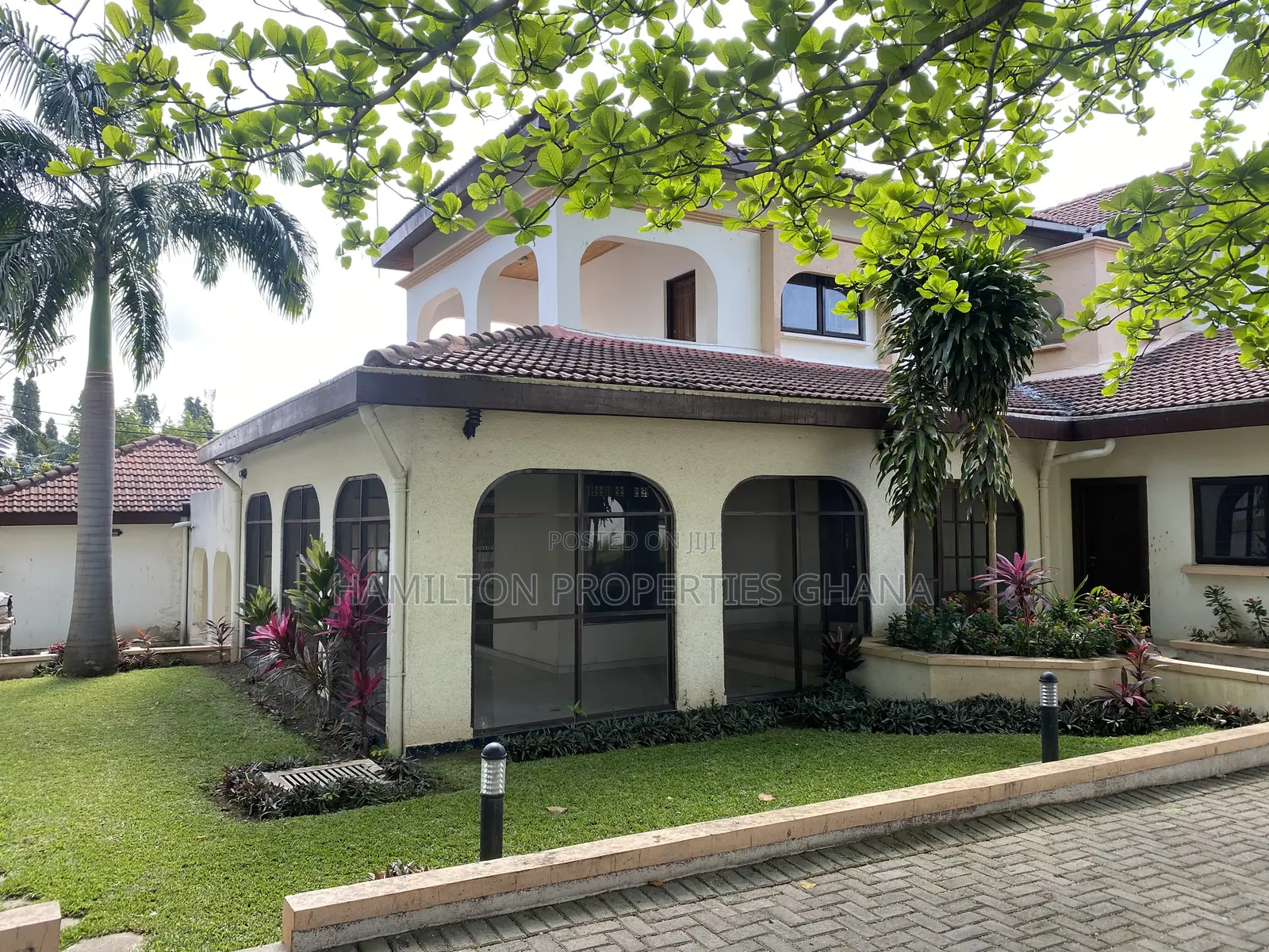 6bdrm House in Cantonments, US Embassy Area for rent