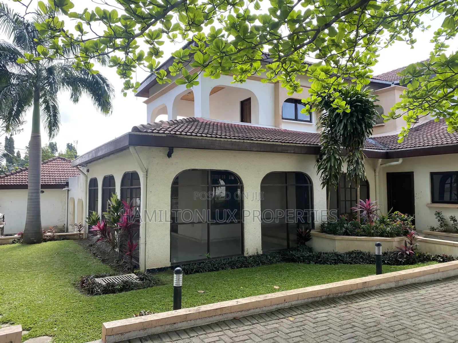 6bdrm House in Cantonments, US Embassy Area for rent