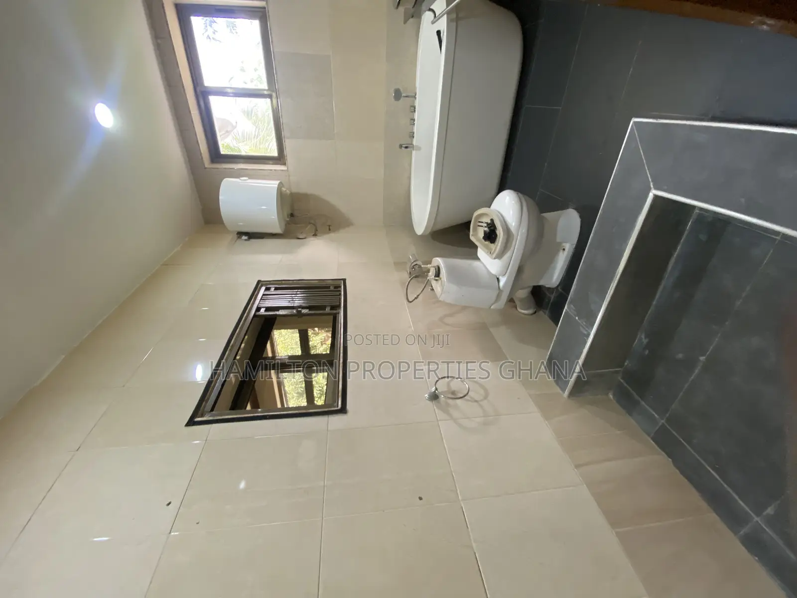 8bdrm Farm House in Cantonments, US Embassy Area for rent