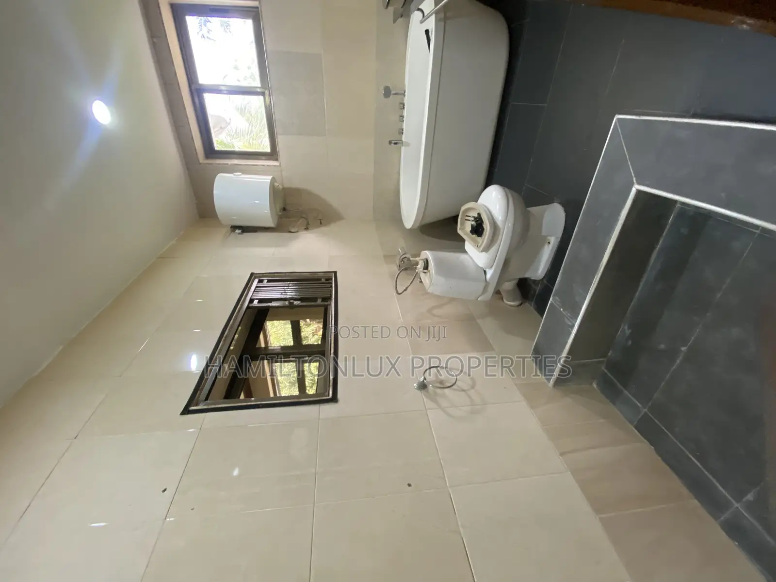 8bdrm Farm House in Cantonments, US Embassy Area for rent