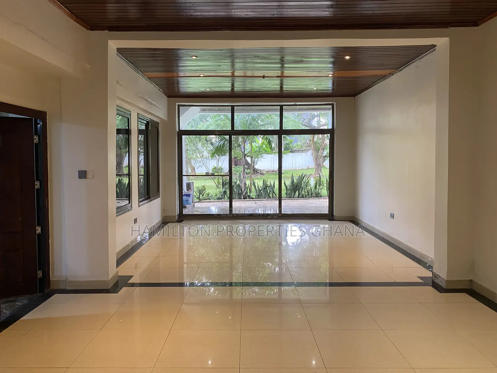 8bdrm Farm House in Cantonments, US Embassy Area for rent
