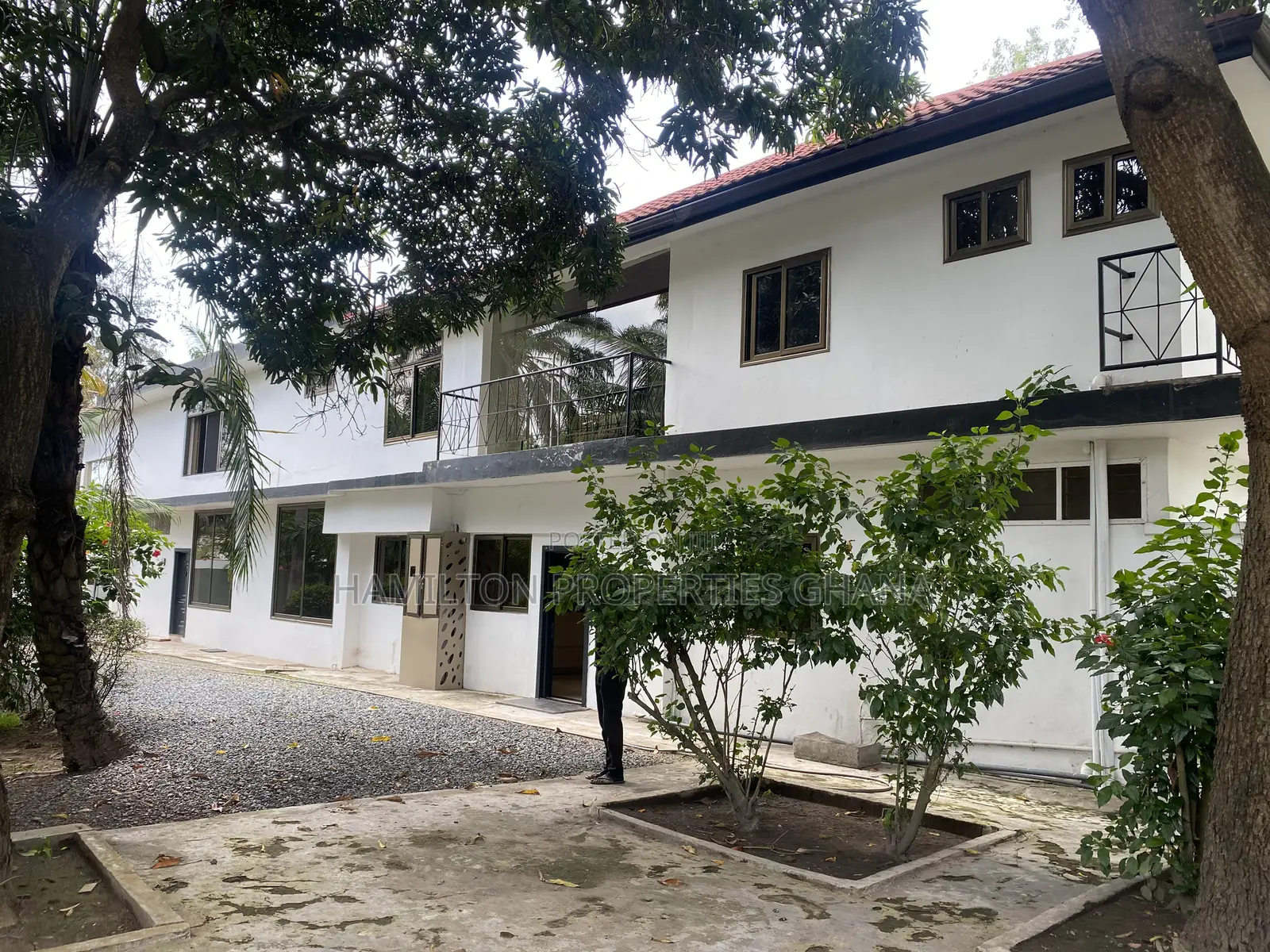 8bdrm Farm House in Cantonments, US Embassy Area for rent