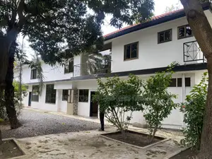 8bdrm Farm House in Cantonments, US Embassy Area for rent