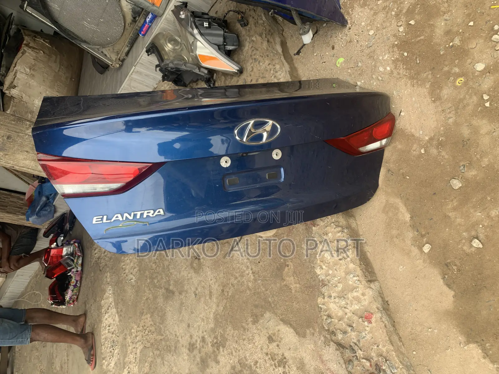 Hyundai Elantra Tailgate Complete