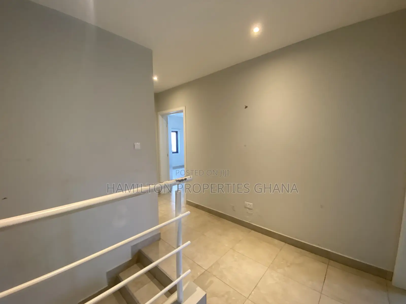 4bdrm Townhouse / Terrace in East Legon, American House for rent