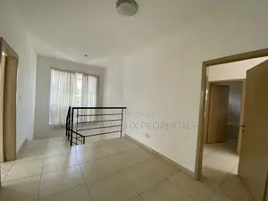 4bdrm Townhouse / Terrace in East Legon, American House for rent