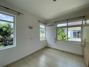 4bdrm Townhouse / Terrace in East Legon, American House for rent