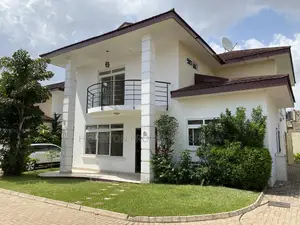 4bdrm Townhouse / Terrace in East Legon, American House for rent