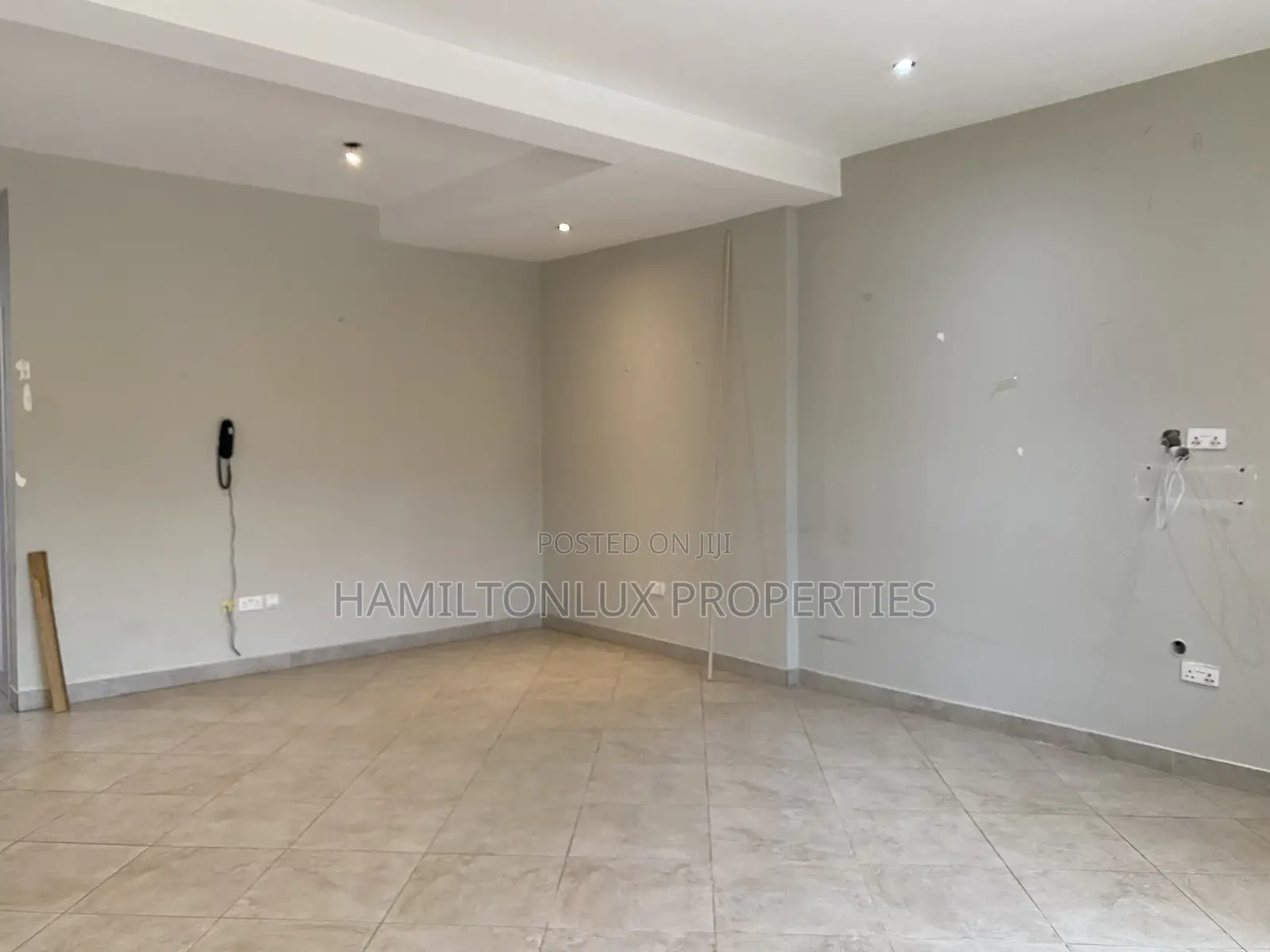 4bdrm Townhouse / Terrace in East Legon, American House for rent
