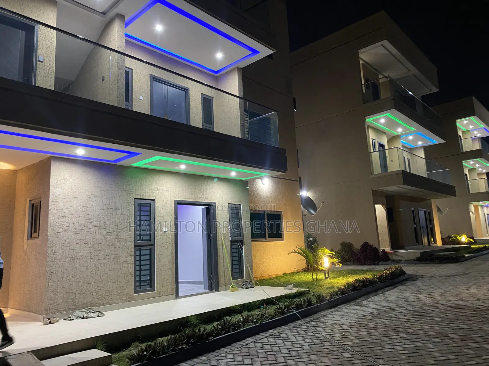 3bdrm Apartment in Agbogba, School Park Area for rent