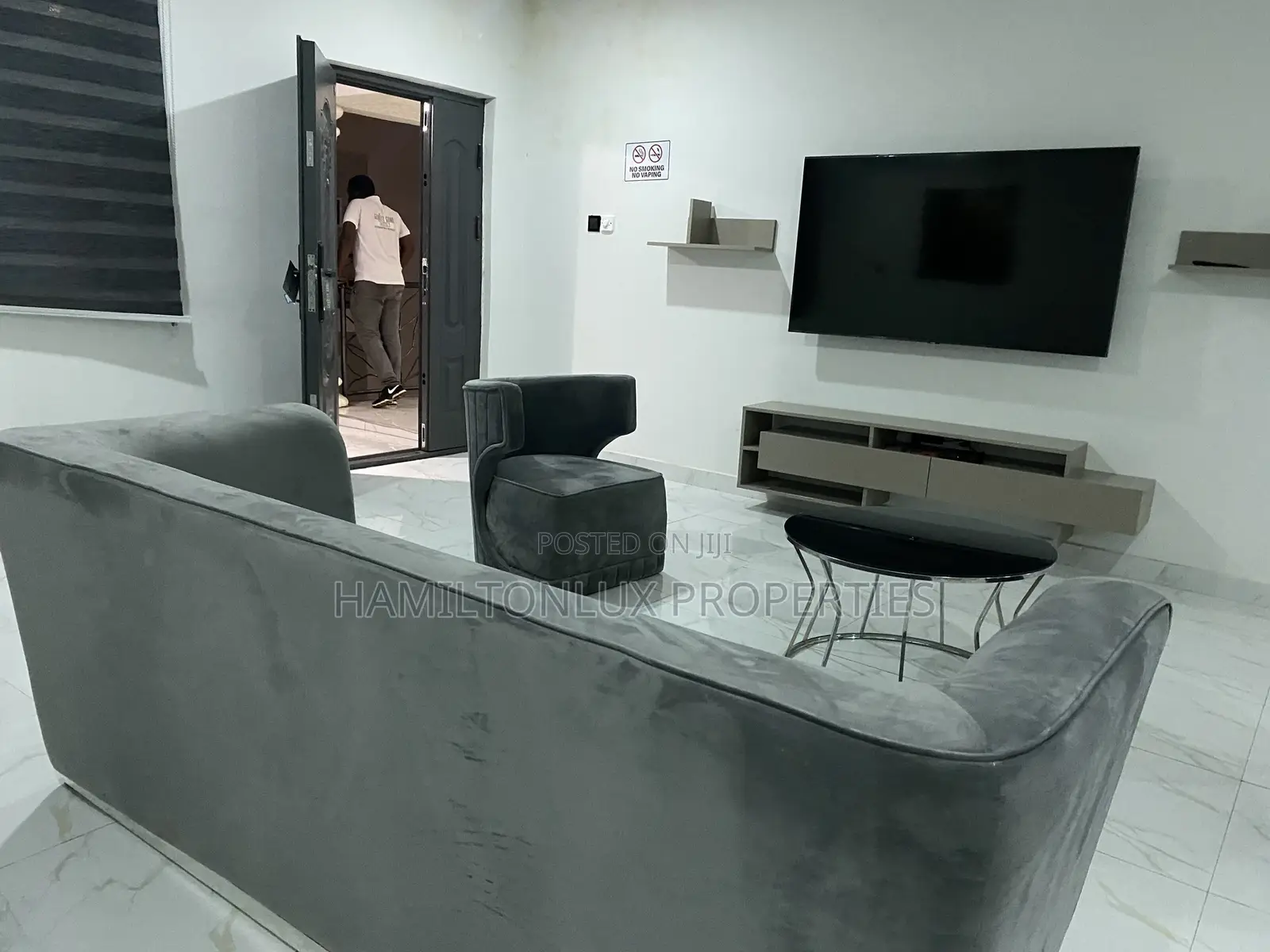 Furnished 2bdrm Apartment in School Junction for rent