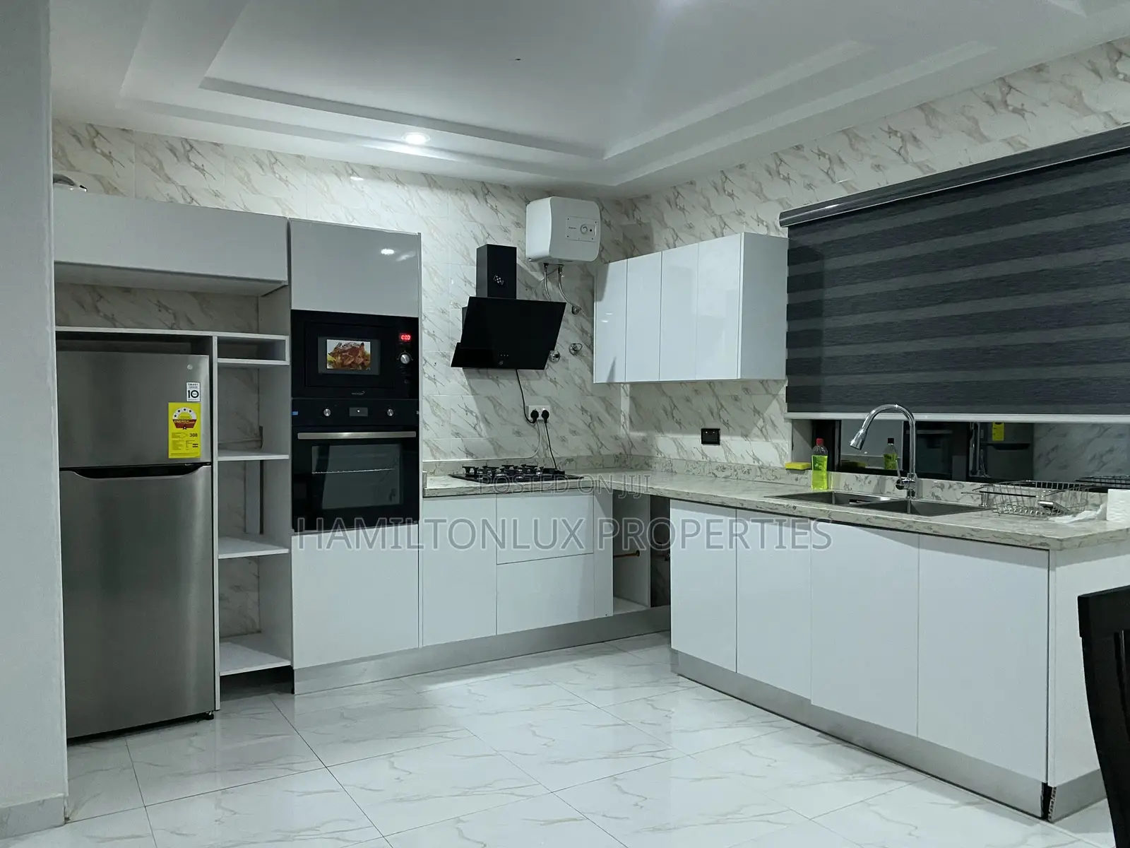 Furnished 2bdrm Apartment in School Junction for rent
