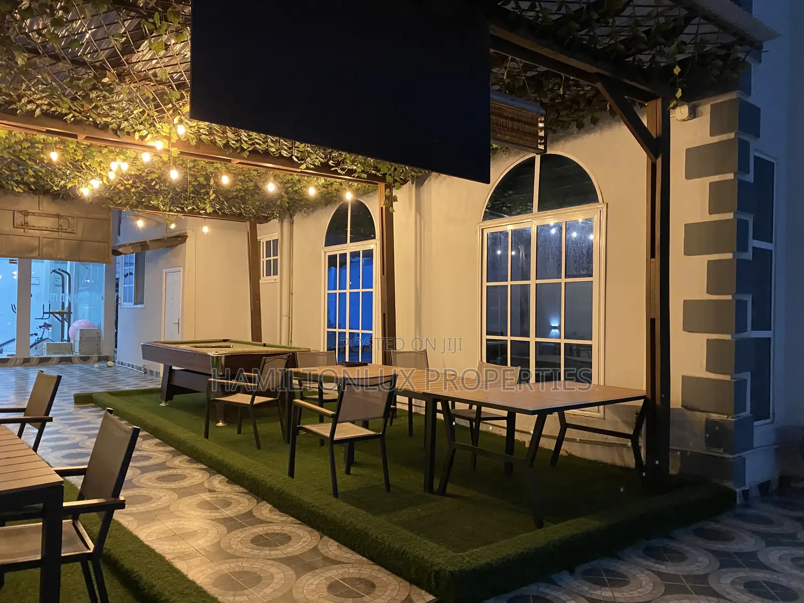 Furnished 2bdrm Apartment in School Junction for rent