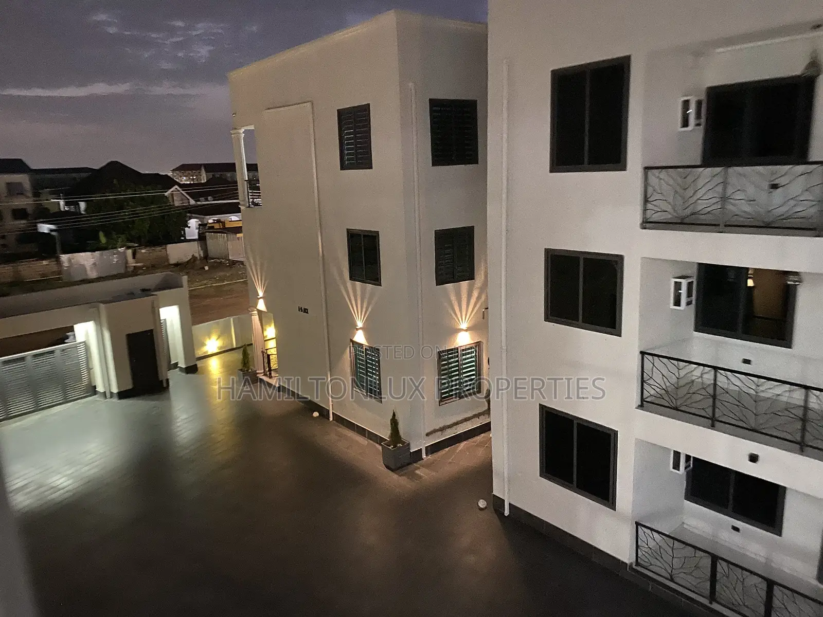 Furnished 2bdrm Apartment in School Junction for rent