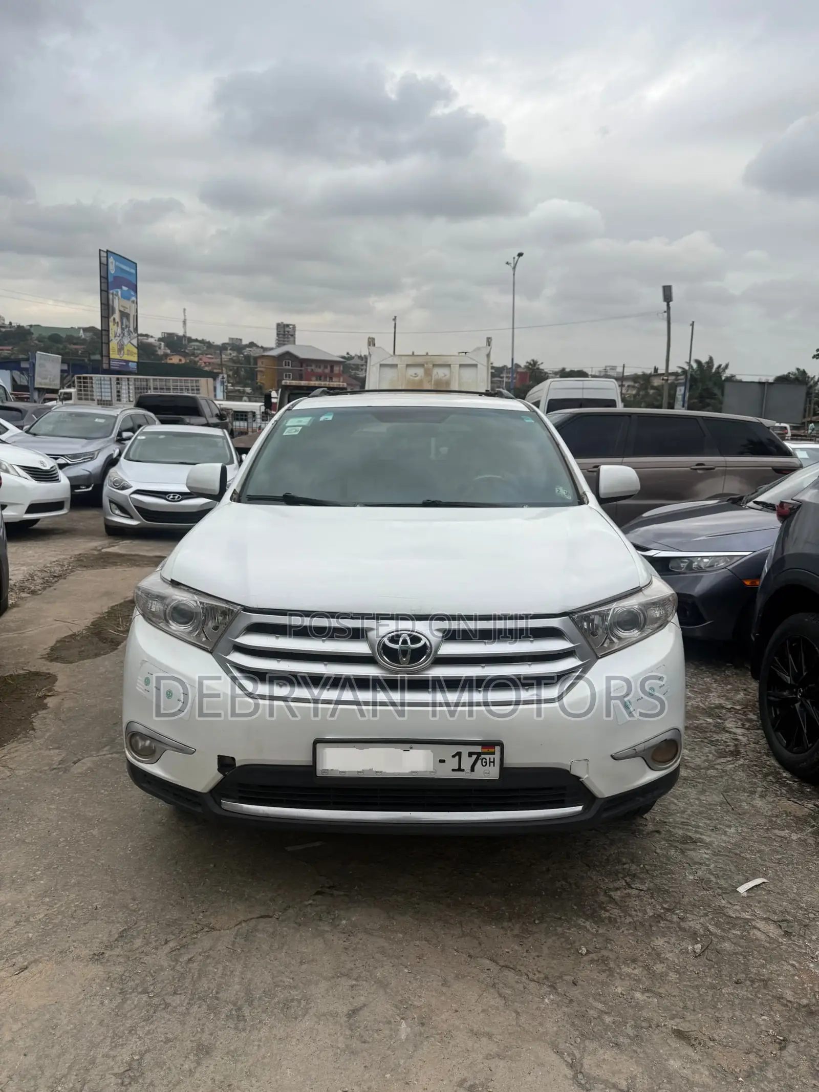 Toyota Highlander SE 2011 White