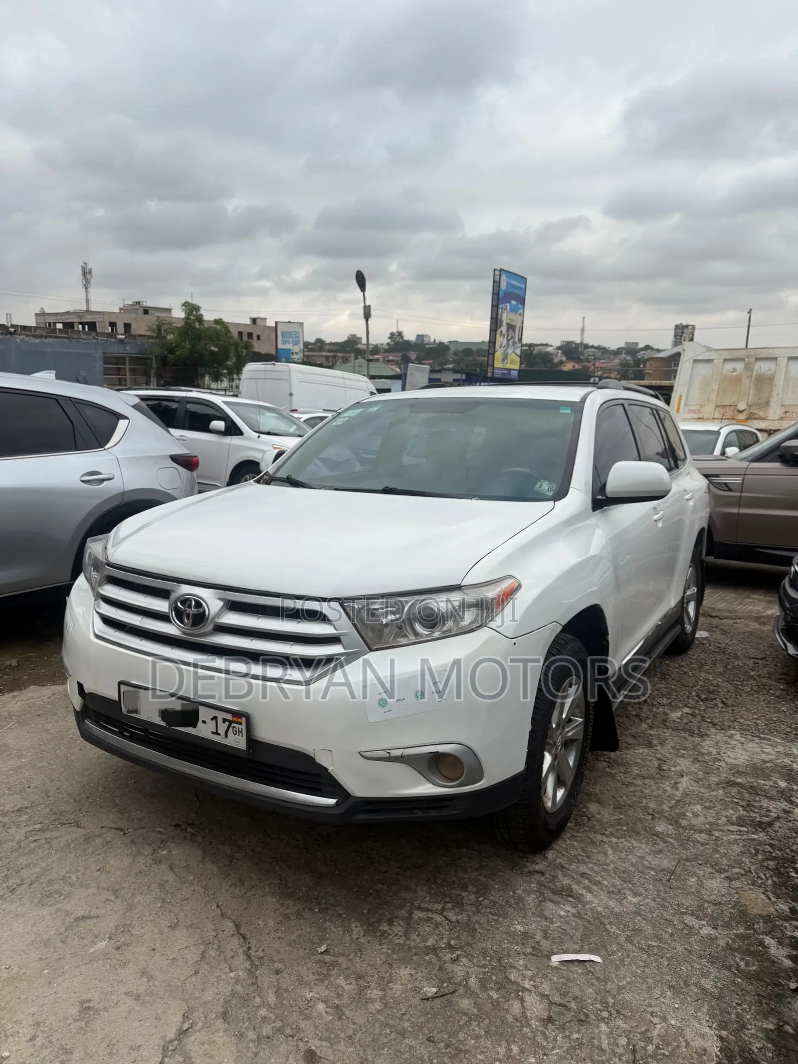Toyota Highlander SE 2011 White