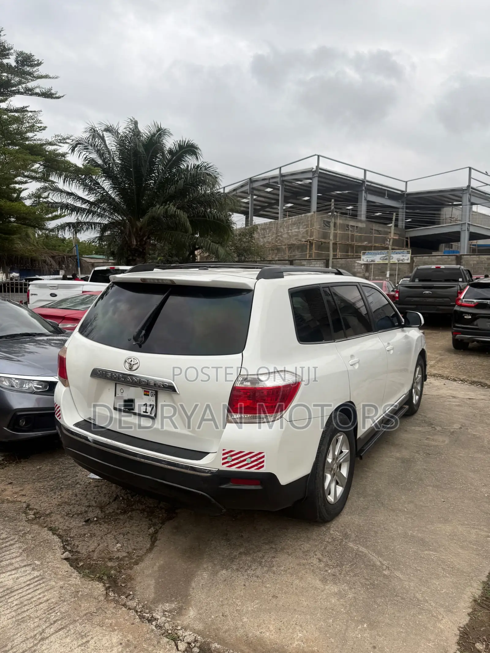 Toyota Highlander SE 2011 White