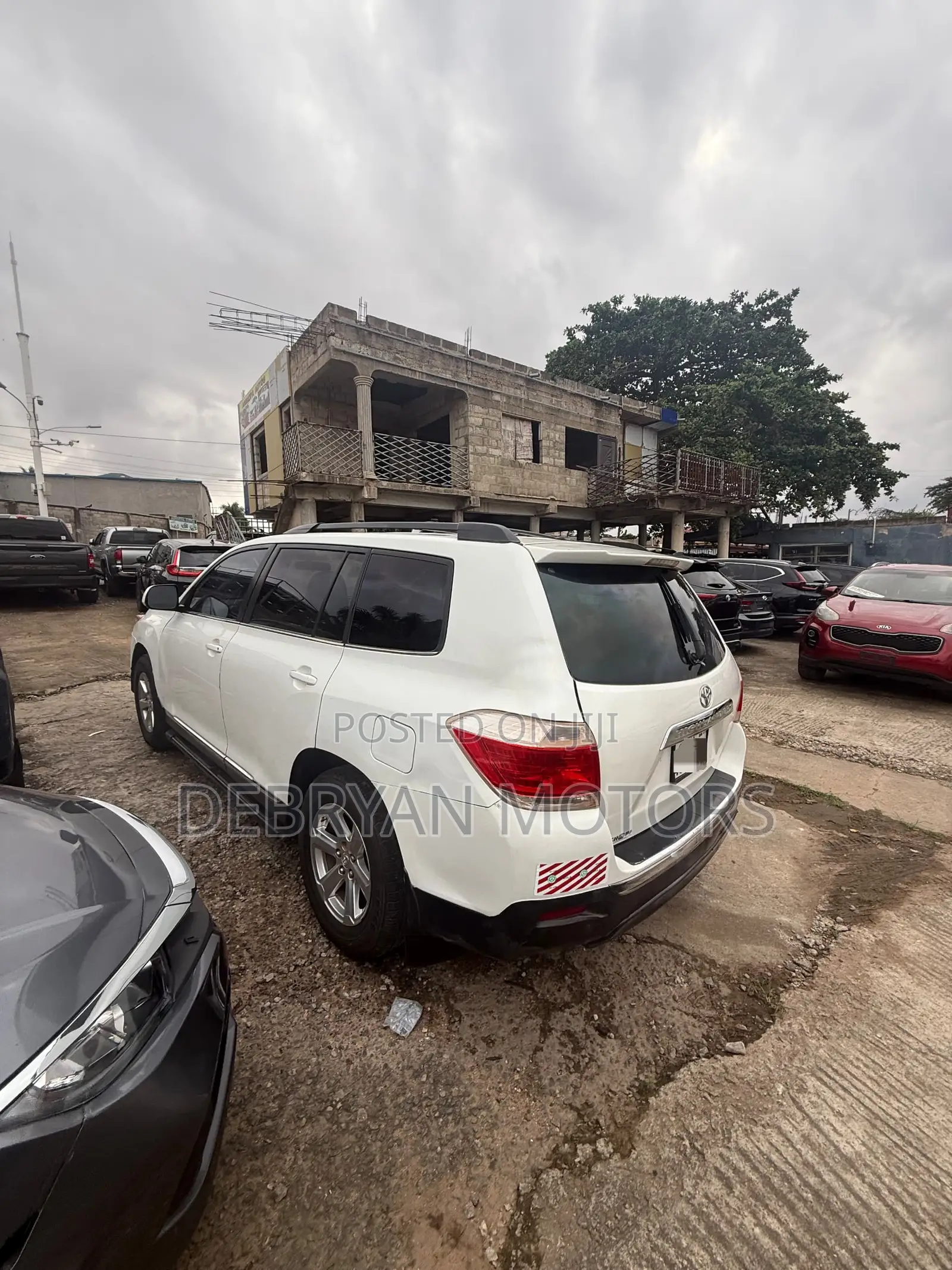 Toyota Highlander SE 2011 White