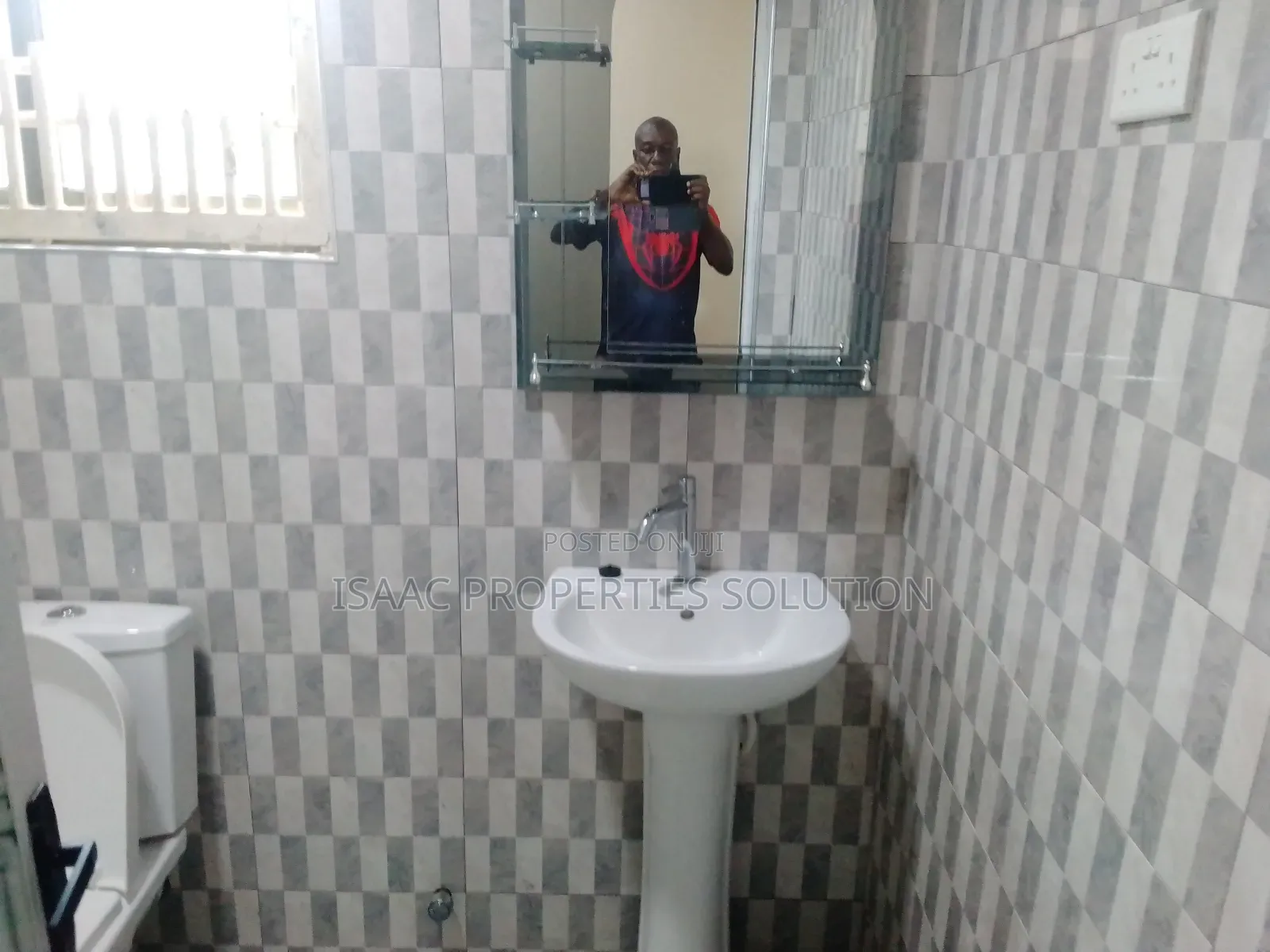 2bdrm Apartment in Isaac Properties, Takoradi for rent