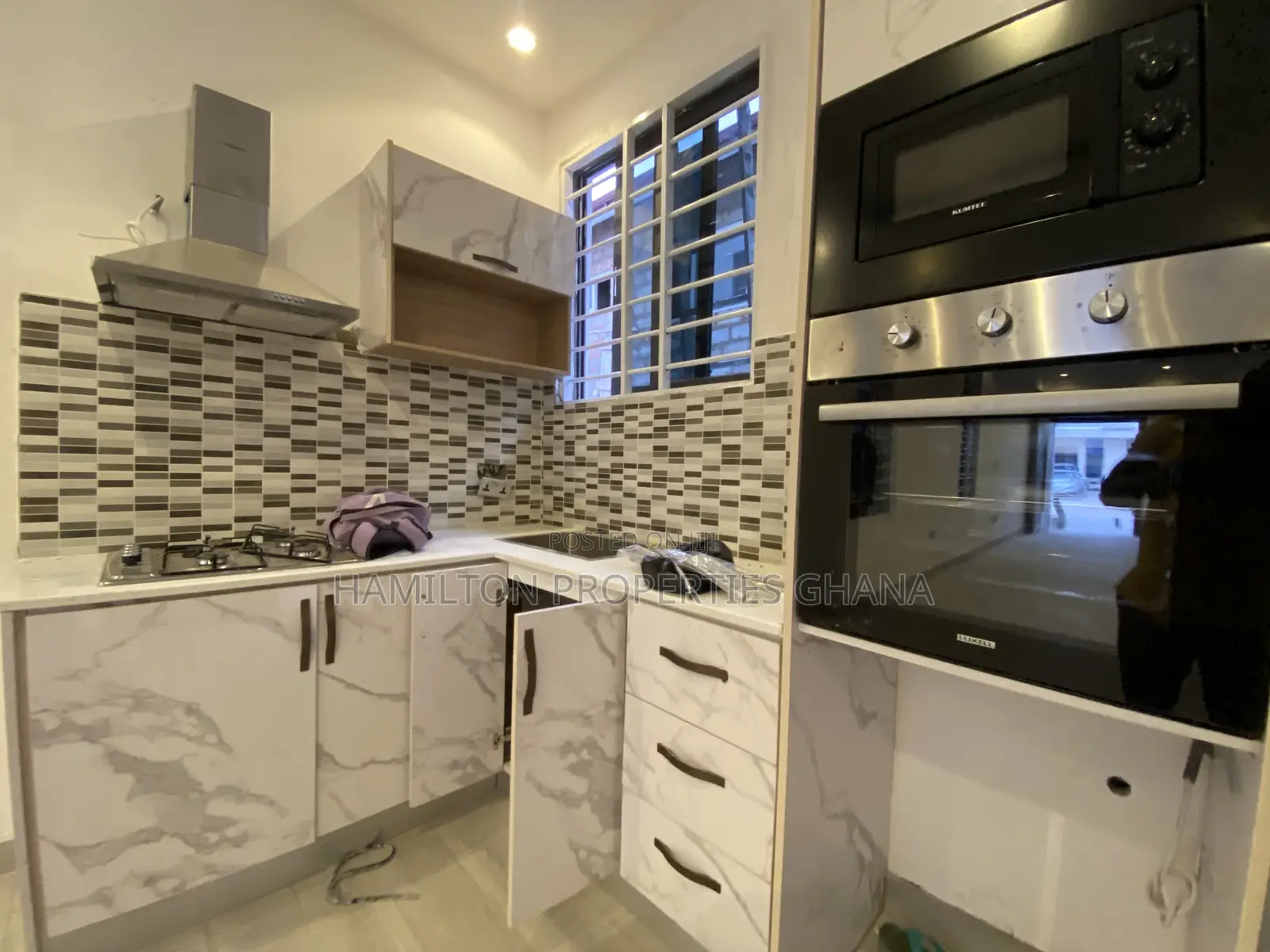 3bdrm House in School Junction for sale