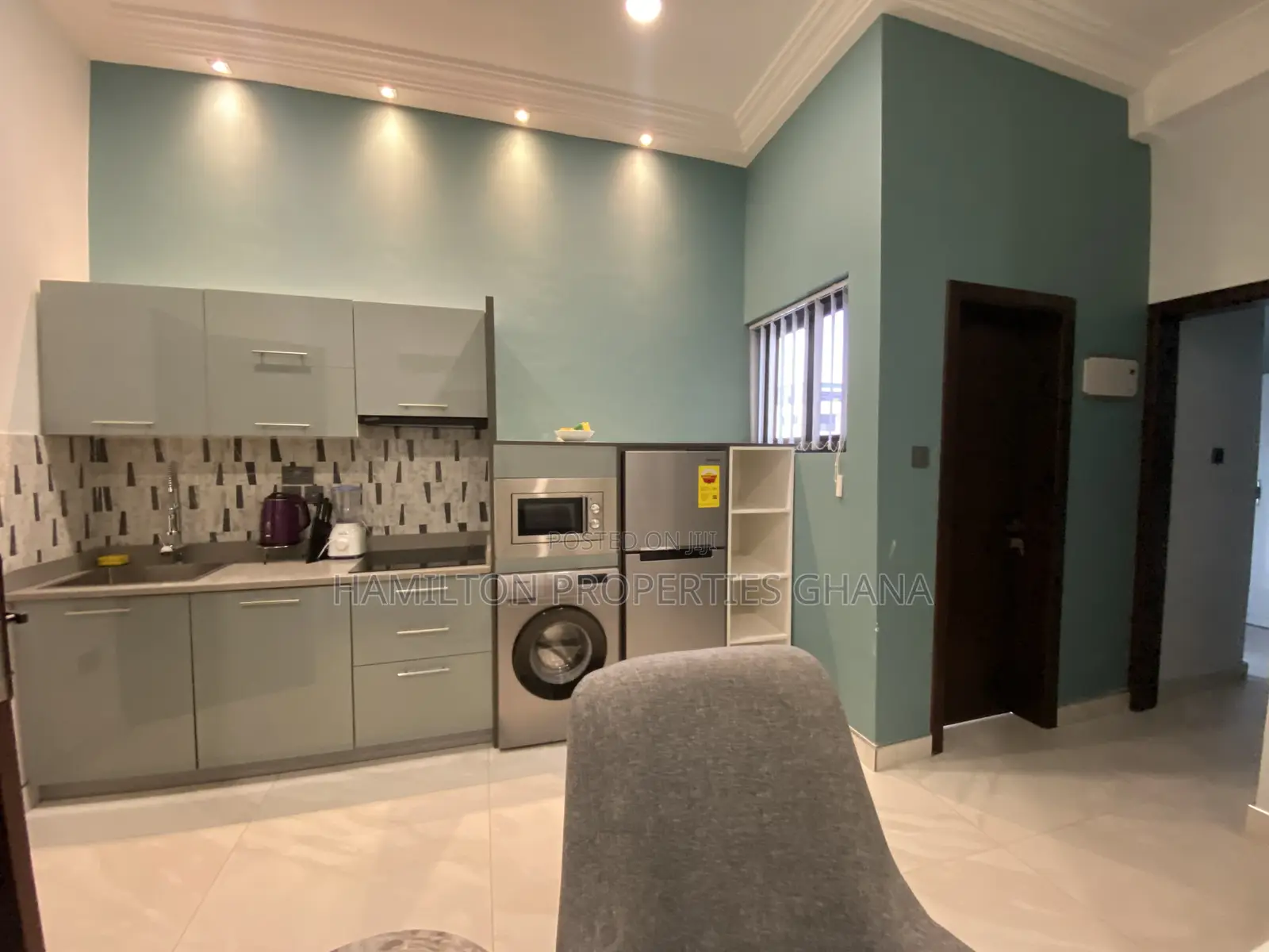 Furnished 1bdrm Apartment in School Junction for rent