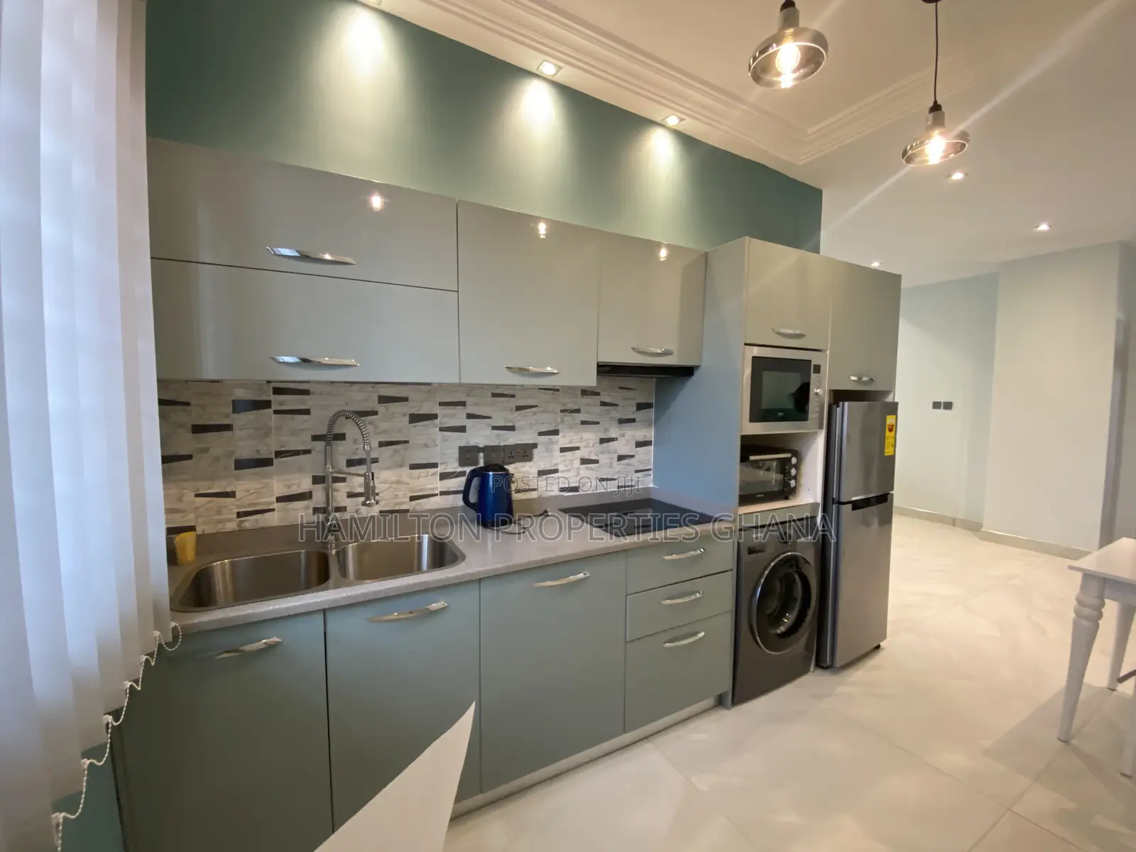 Furnished 1bdrm Apartment in School Junction for rent