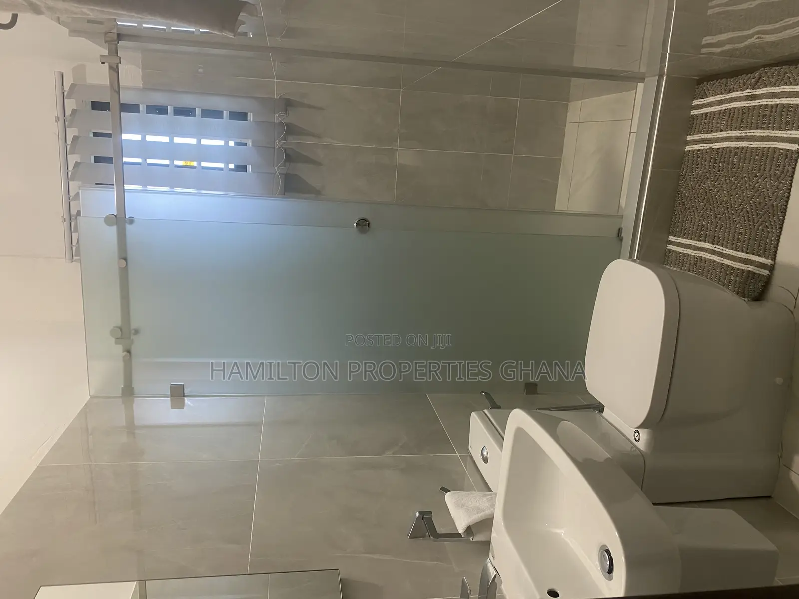 Furnished 1bdrm Apartment in School Junction for rent