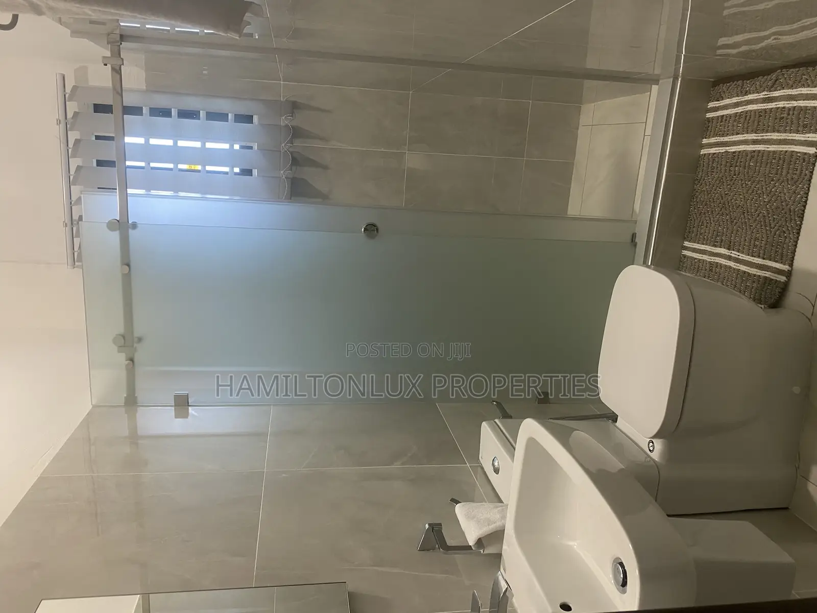 Furnished 1bdrm Apartment in School Junction for rent