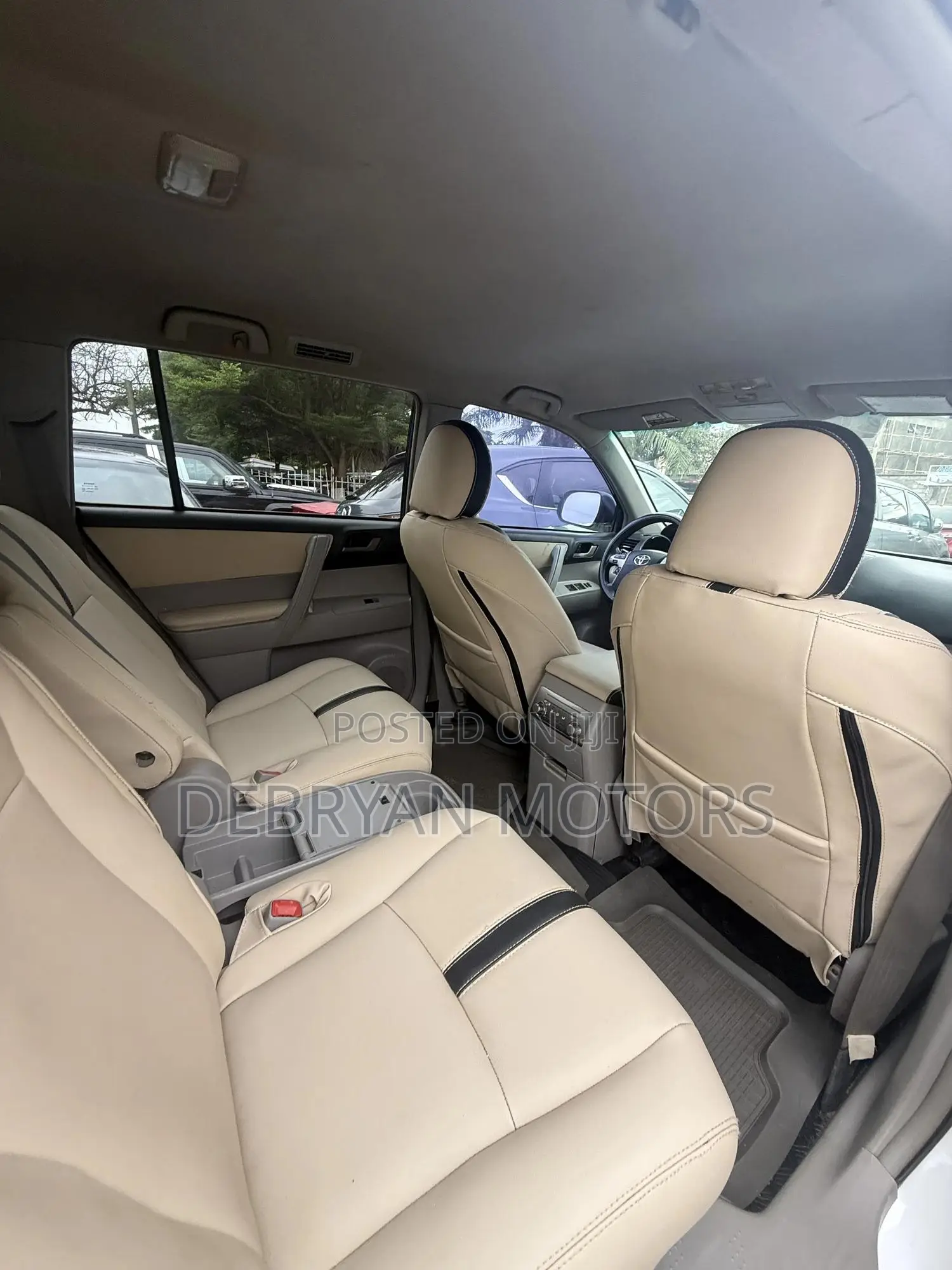 Toyota Highlander SE 2011 White