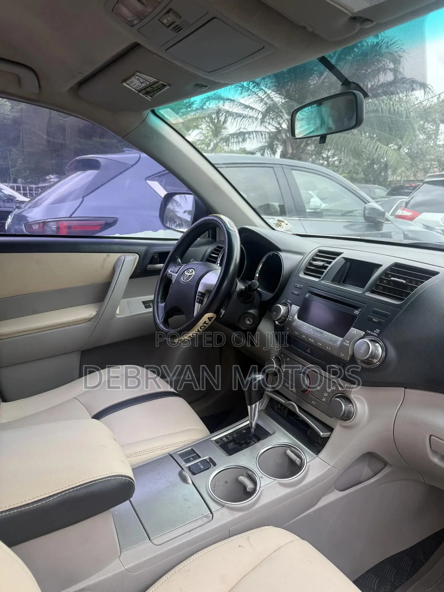 Toyota Highlander SE 2011 White