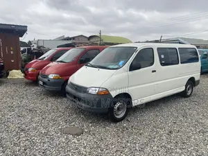 Toyota HiAce 2010 White
