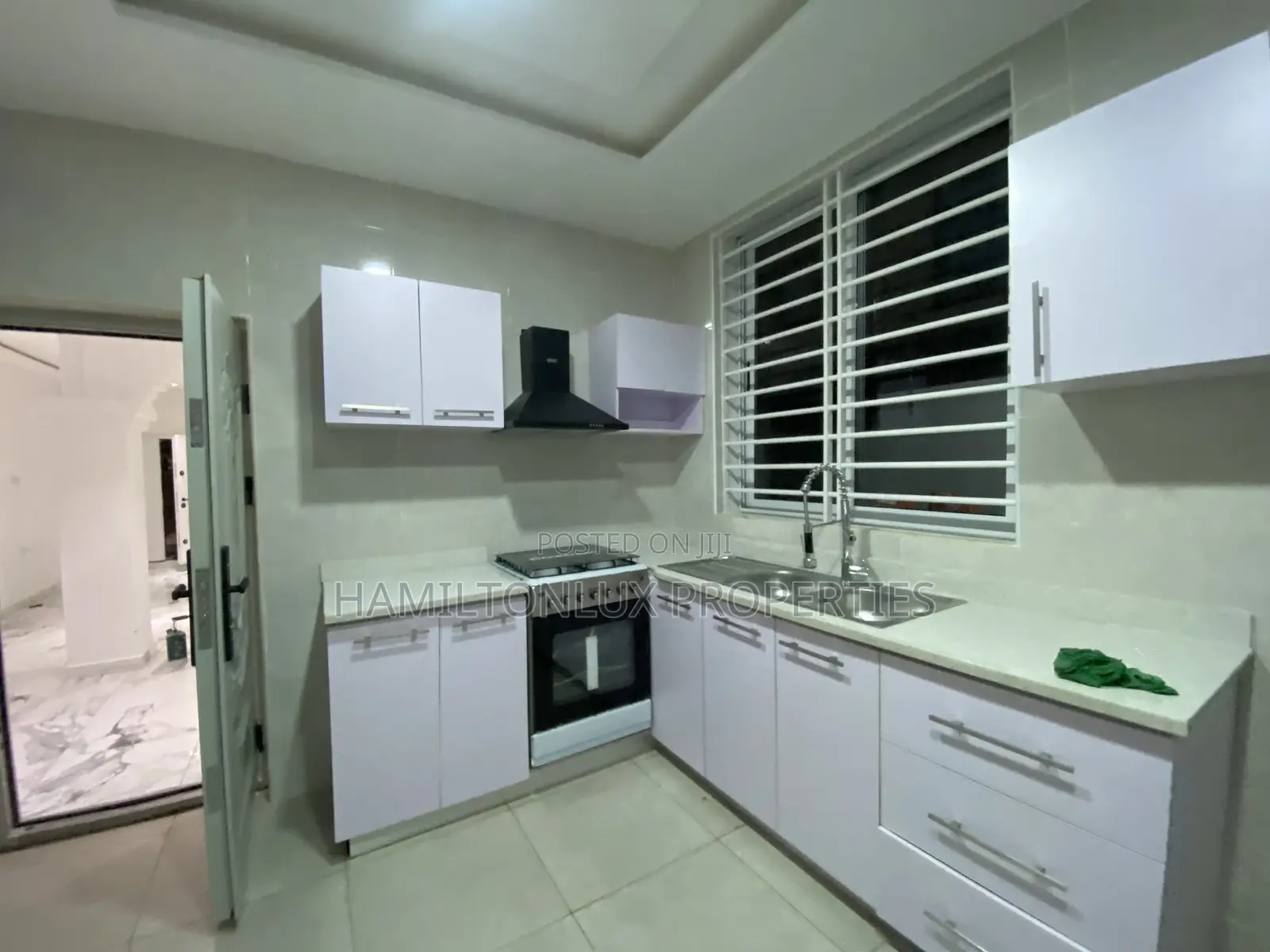 4bdrm House in Lakeside for sale