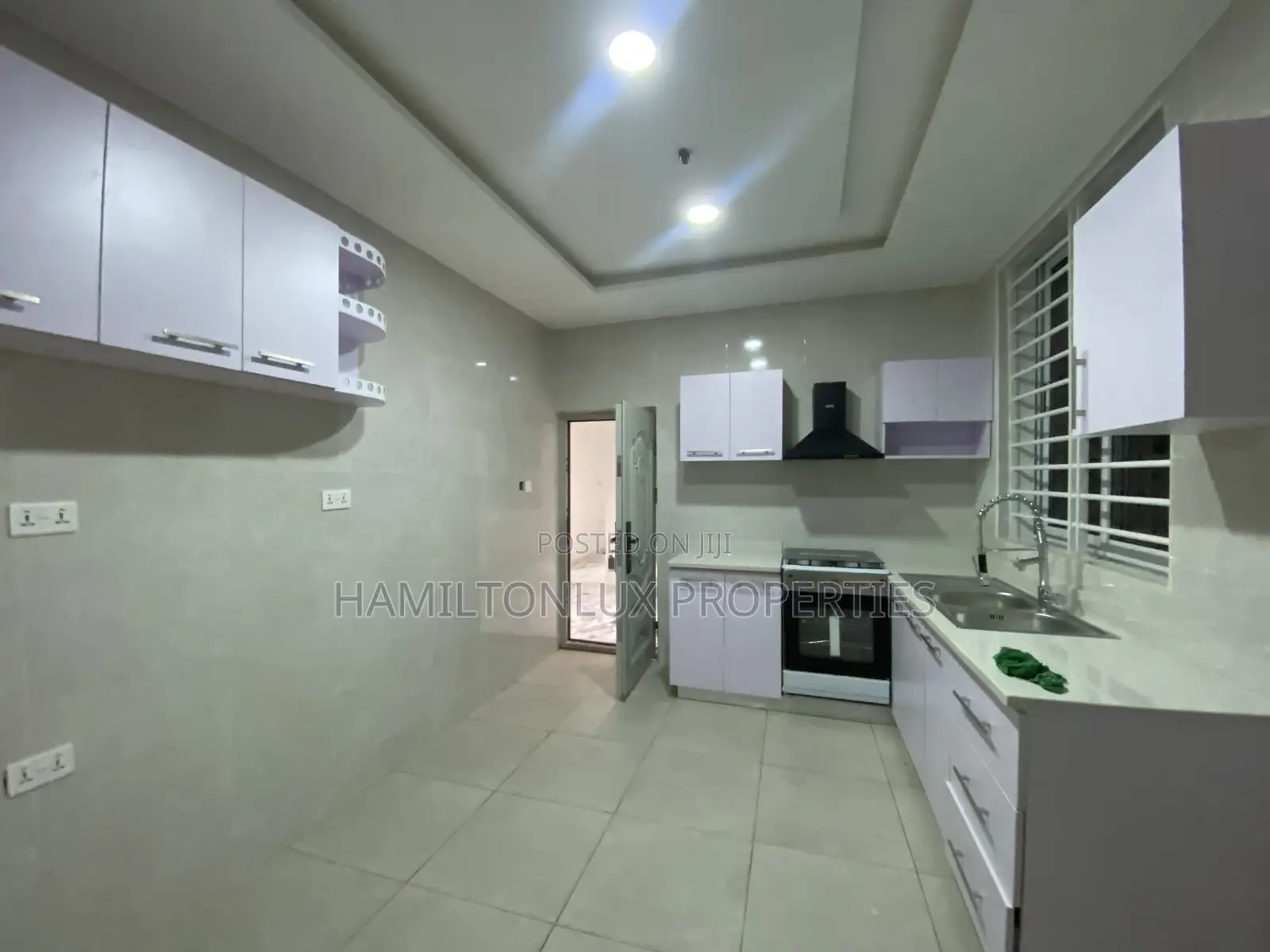 4bdrm House in Lakeside for sale