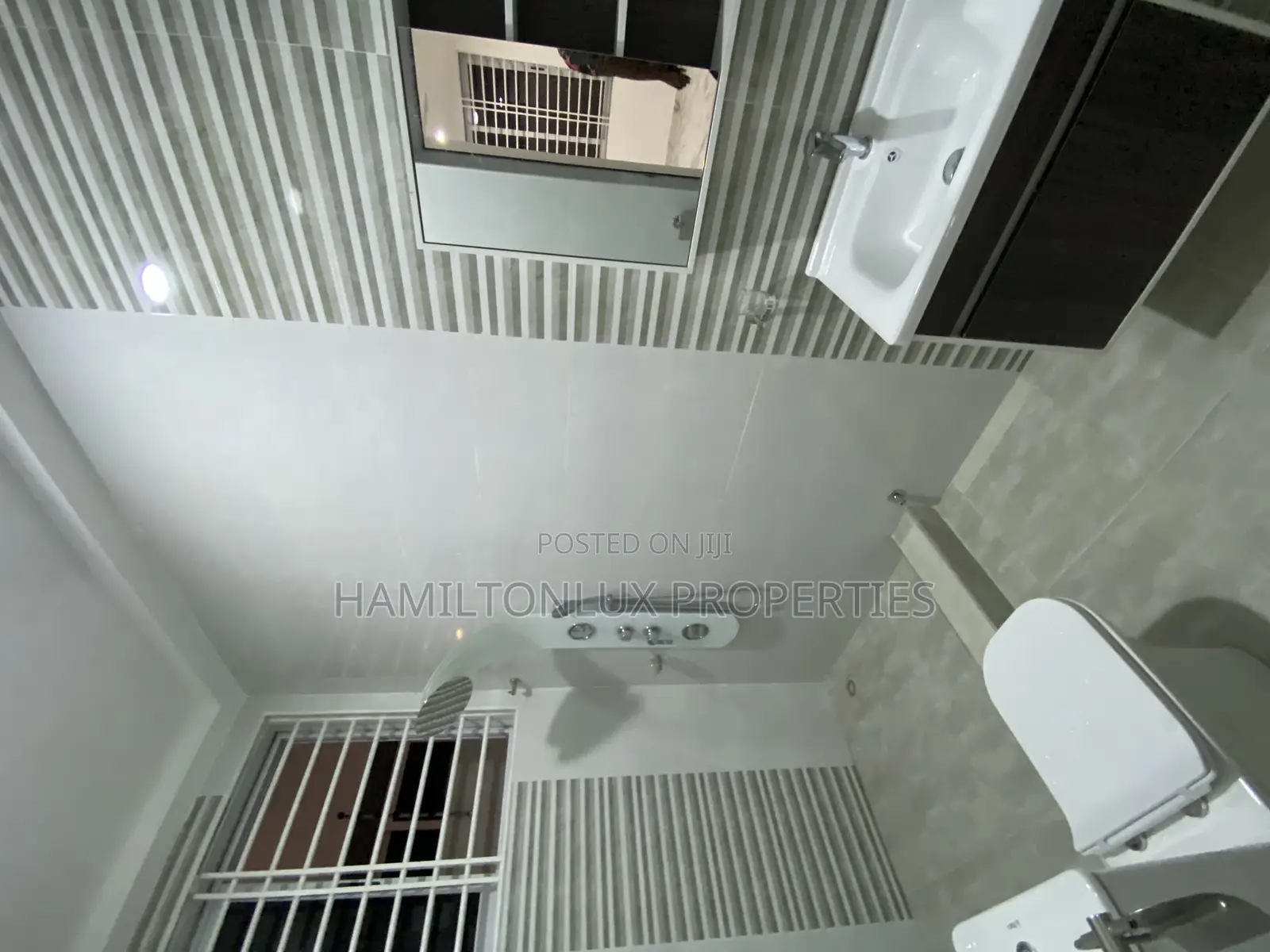 4bdrm House in Lakeside for sale