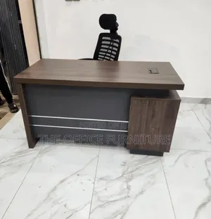 Executive Desk (140cm)