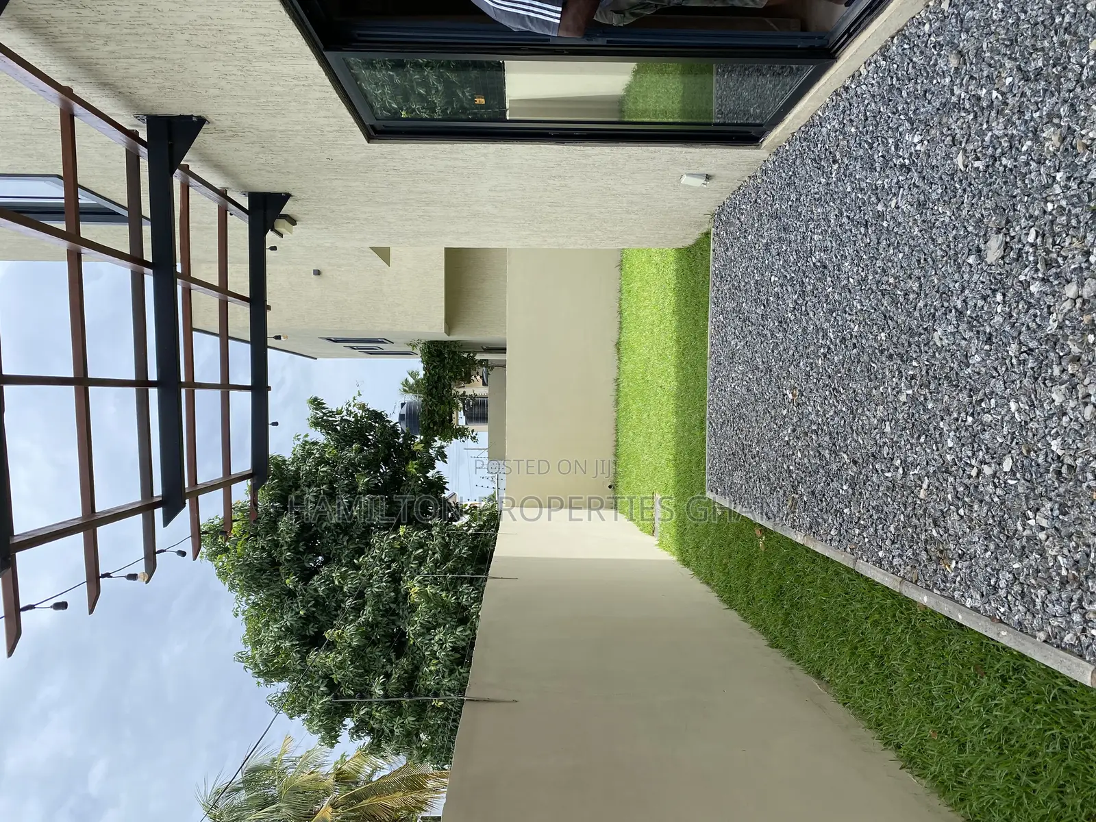 4bdrm Mansion in Agbogba, School Park Area for sale