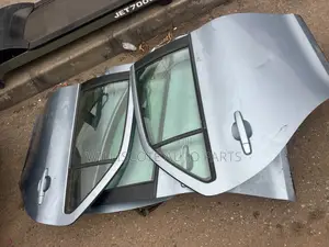 Yaris 08 Doors