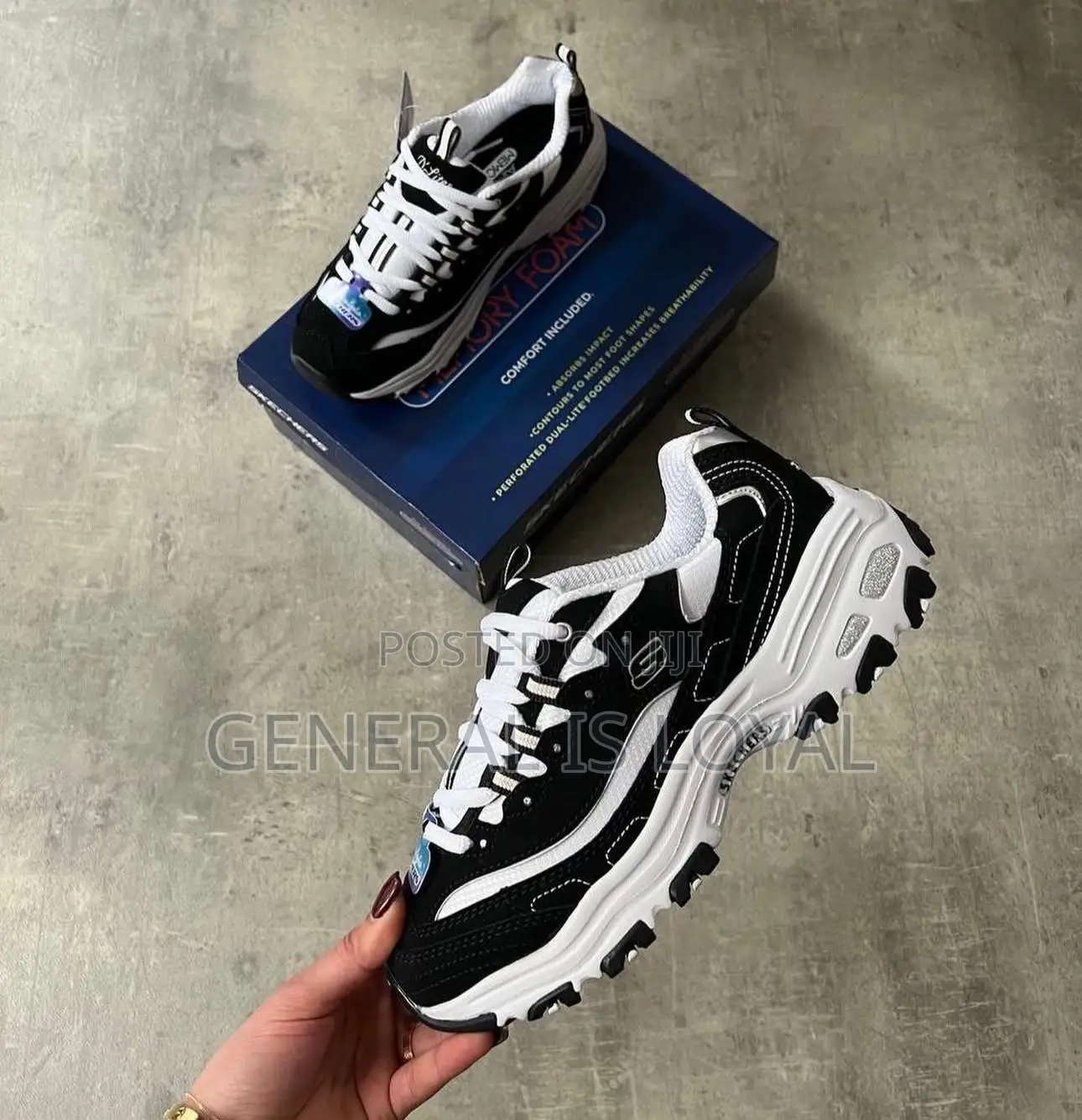 Sketchers Sneakers