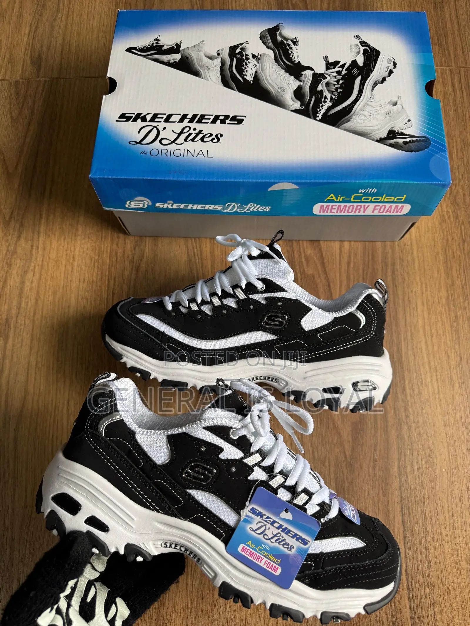 Sketchers Sneakers