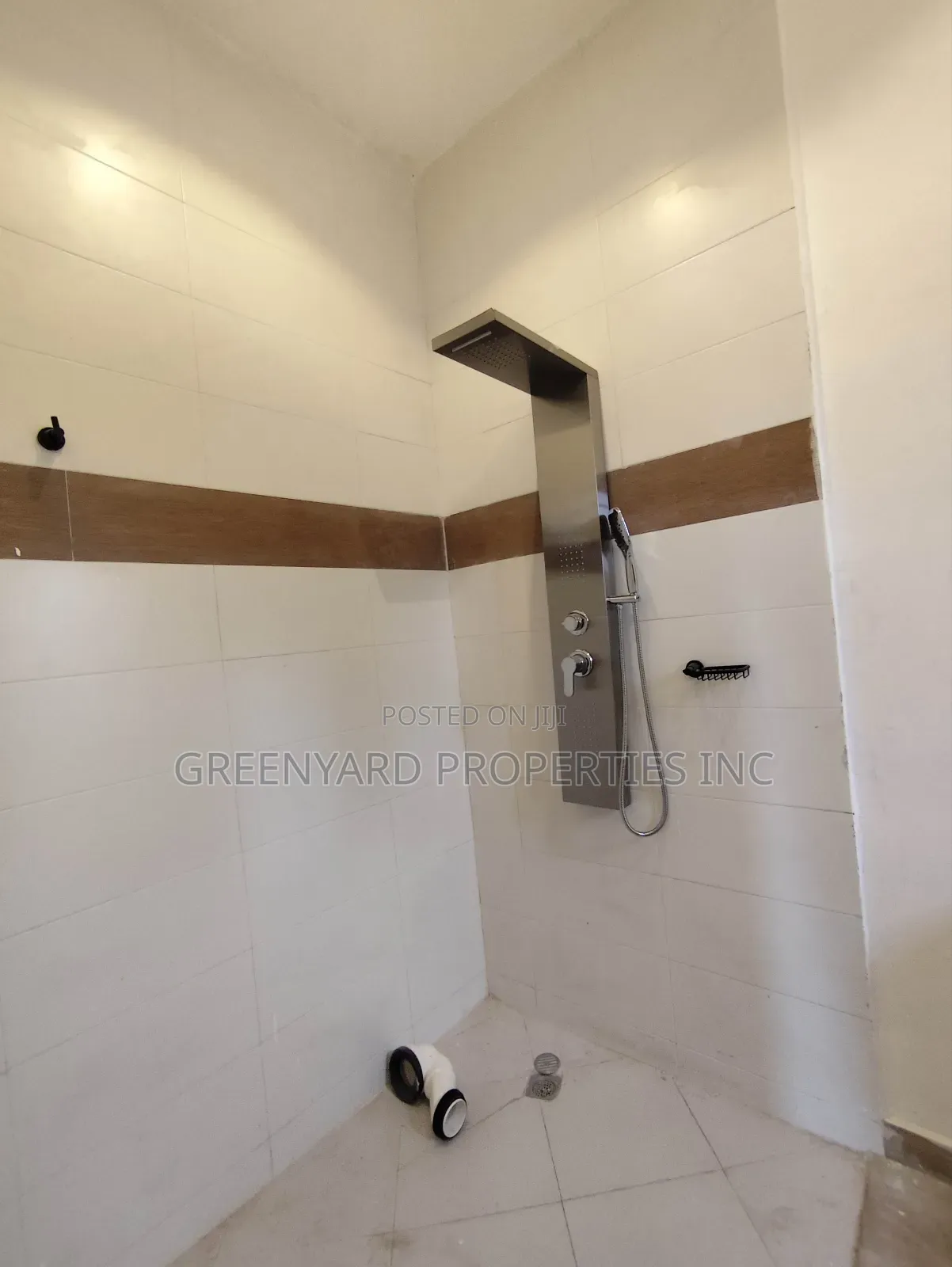 4bdrm House in Ogbojo, East Legon for sale